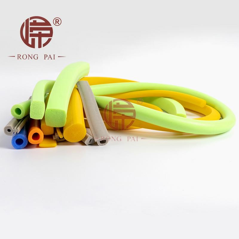 硅橡膠發(fā)泡密封條有哪些類型又有哪些優(yōu)缺點(diǎn)<div id= 硅橡膠發(fā)泡密封條有哪些類型又有哪些優(yōu)缺點(diǎn)?-常州嶸牌橡塑制品有限公司